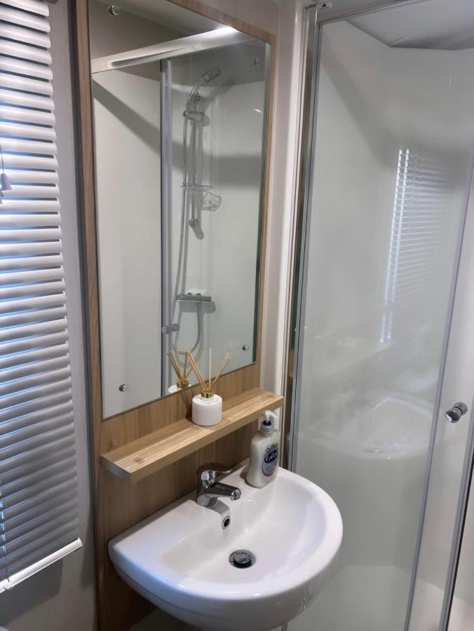 Brand New Modern Holiday Home - Haven The Orchards Holiday Park Saint Osyth Экстерьер фото